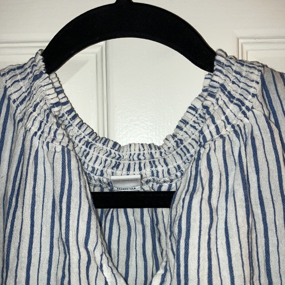 Old Navy Blue and White Striped Blouse with Flutter Sleeves, Size M - Picture 3 of 6